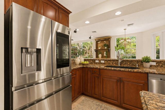 9905 Coronado Lake Drive, Boynton Beach, FL 33437