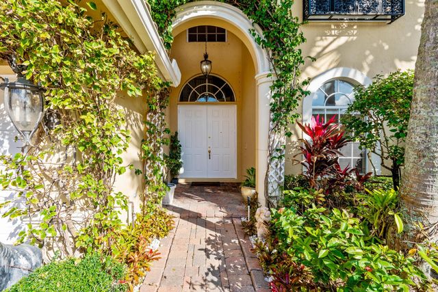 9905 Coronado Lake Drive, Boynton Beach, FL 33437