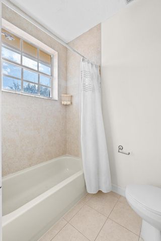 9905 Coronado Lake Drive, Boynton Beach, FL 33437