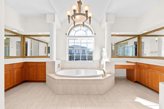 9905 Coronado Lake Drive, Boynton Beach, FL 33437