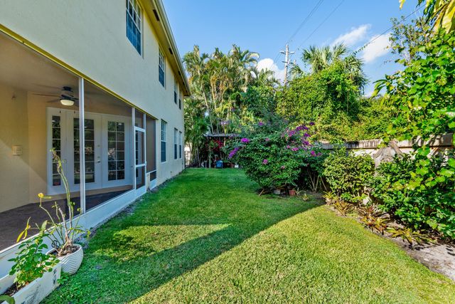 9905 Coronado Lake Drive, Boynton Beach, FL 33437
