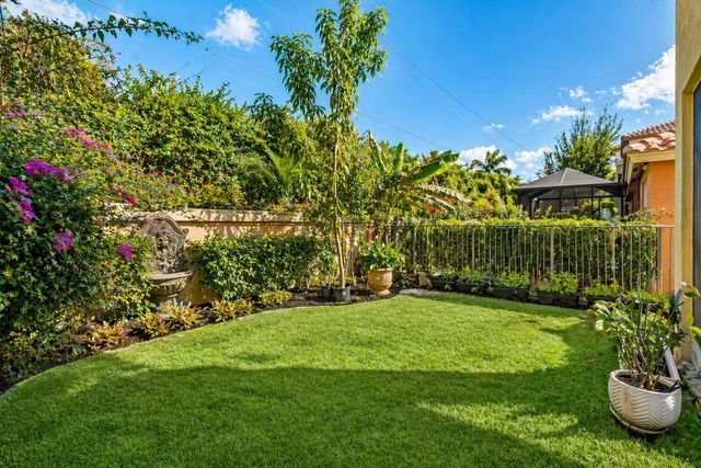 9905 Coronado Lake Drive, Boynton Beach, FL 33437