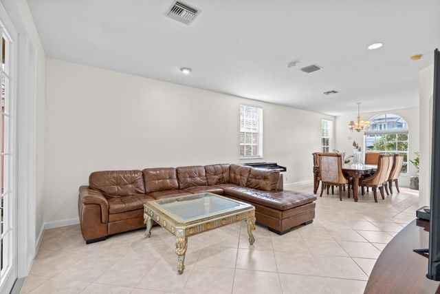 9905 Coronado Lake Drive, Boynton Beach, FL 33437