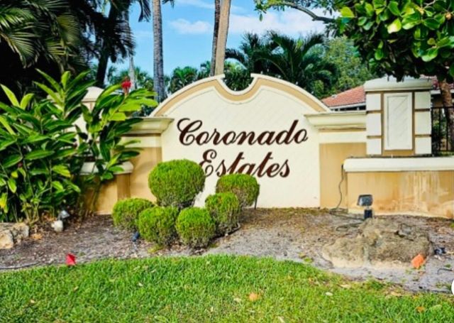 9905 Coronado Lake Drive, Boynton Beach, FL 33437