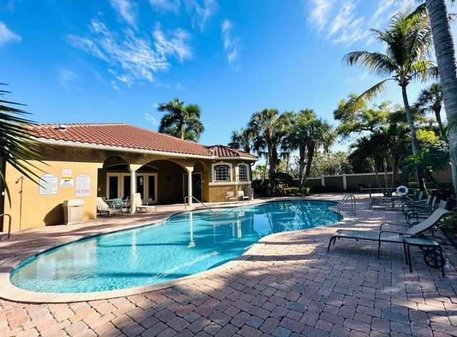 9905 Coronado Lake Drive, Boynton Beach, FL 33437