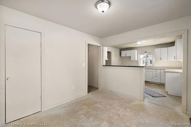 8226 Dickert Street, Commerce Twp, MI 48382