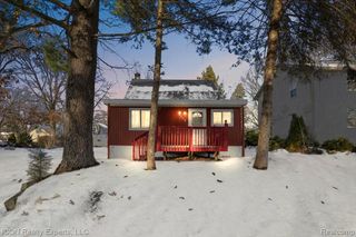 8226 Dickert Street, Commerce Twp, MI 48382