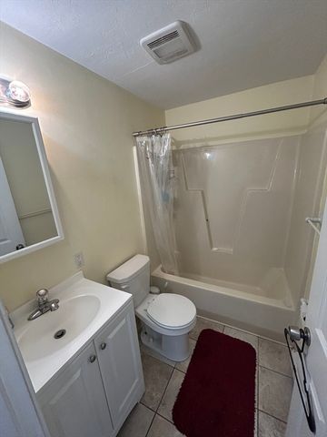 11 Gibbs St D61, Worcester, MA 01607