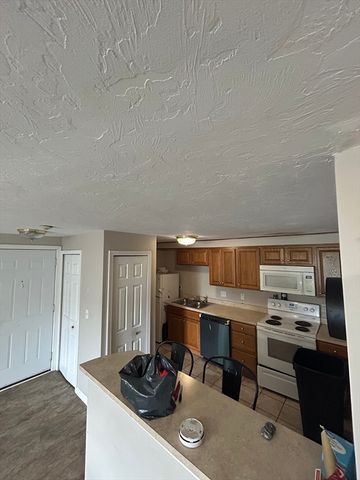 11 Gibbs St D61, Worcester, MA 01607