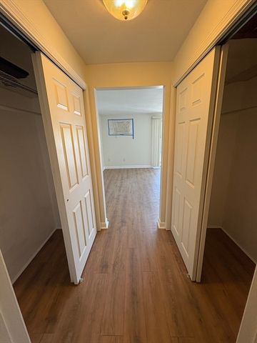 11 Gibbs St D61, Worcester, MA 01607