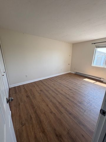 11 Gibbs St D61, Worcester, MA 01607