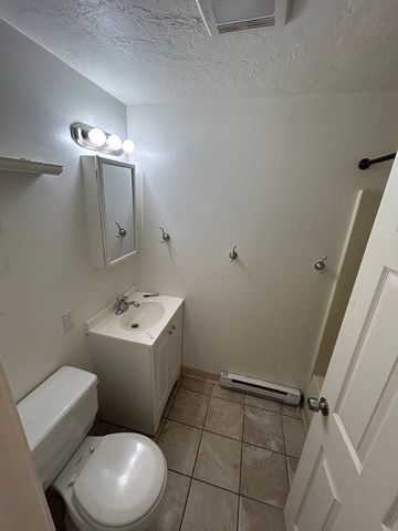 11 Gibbs St D61, Worcester, MA 01607