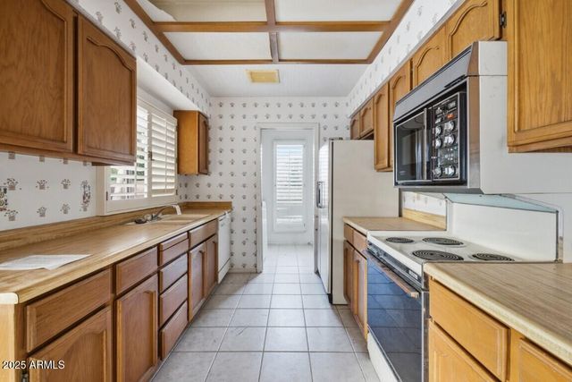 402 E MONTE CRISTO Avenue, Phoenix, AZ 85022