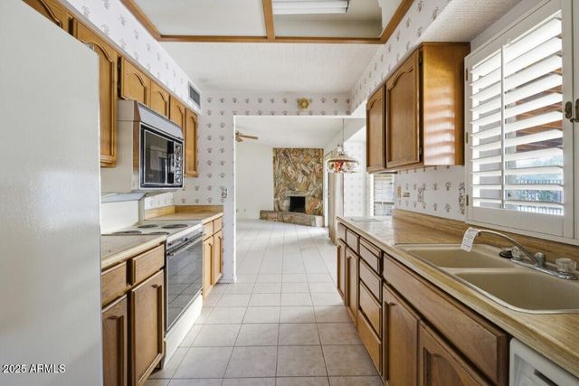 402 E MONTE CRISTO Avenue, Phoenix, AZ 85022