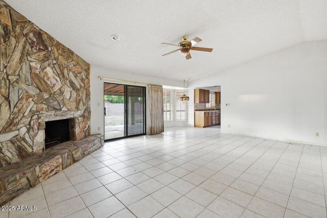 402 E MONTE CRISTO Avenue, Phoenix, AZ 85022