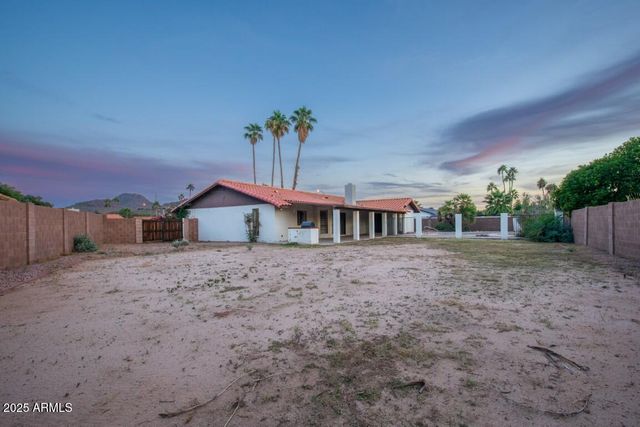 402 E MONTE CRISTO Avenue, Phoenix, AZ 85022