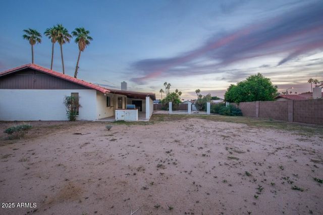 402 E MONTE CRISTO Avenue, Phoenix, AZ 85022