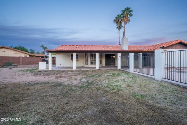 402 E MONTE CRISTO Avenue, Phoenix, AZ 85022