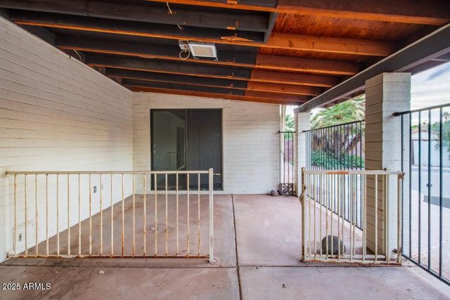 402 E MONTE CRISTO Avenue, Phoenix, AZ 85022