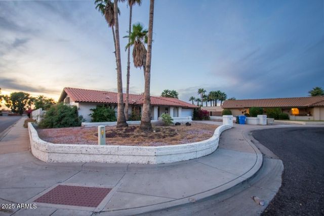 402 E MONTE CRISTO Avenue, Phoenix, AZ 85022