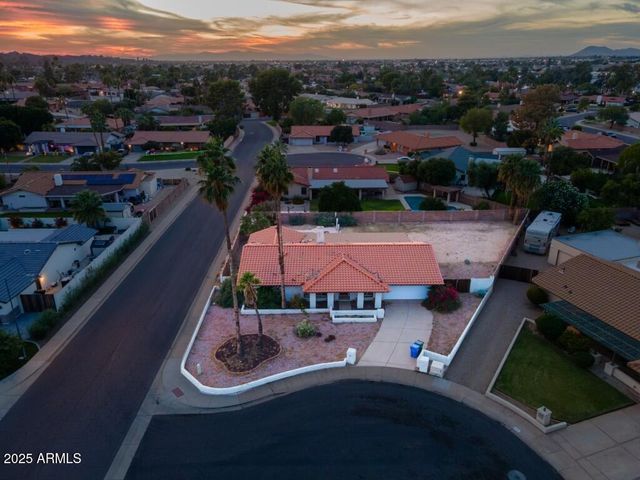 402 E MONTE CRISTO Avenue, Phoenix, AZ 85022