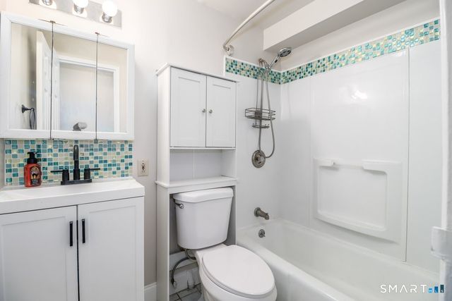 21 Harry Brook Village 21, New Milford, CT 06776