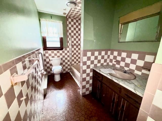 90 N Lowell Road, Windham, NH 03087