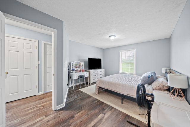 261 W 37th St, Hopkinsville, KY 42240