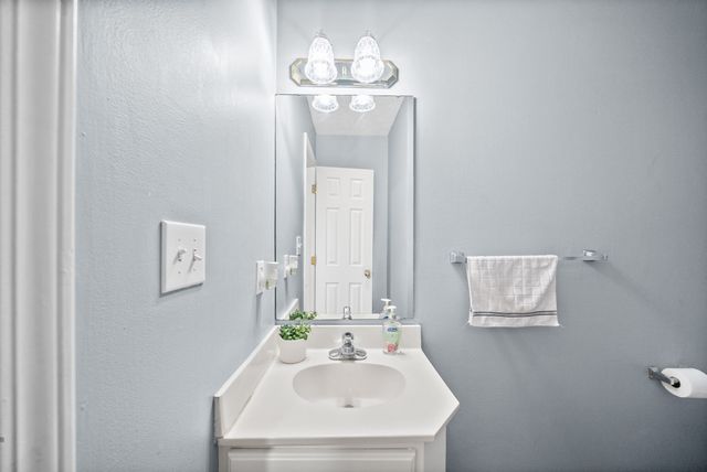 261 W 37th St, Hopkinsville, KY 42240