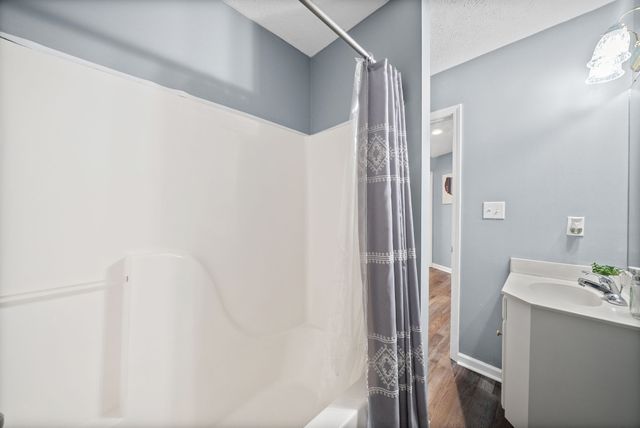 261 W 37th St, Hopkinsville, KY 42240