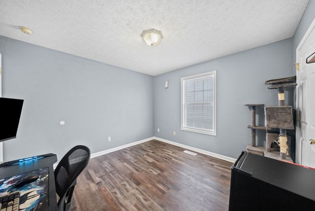 261 W 37th St, Hopkinsville, KY 42240