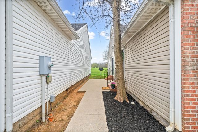 261 W 37th St, Hopkinsville, KY 42240