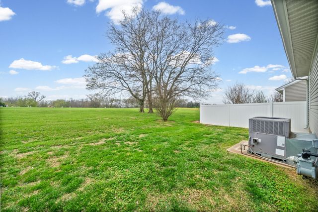 261 W 37th St, Hopkinsville, KY 42240