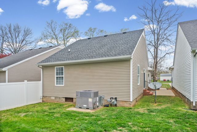 261 W 37th St, Hopkinsville, KY 42240