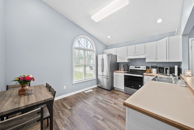 261 W 37th St, Hopkinsville, KY 42240