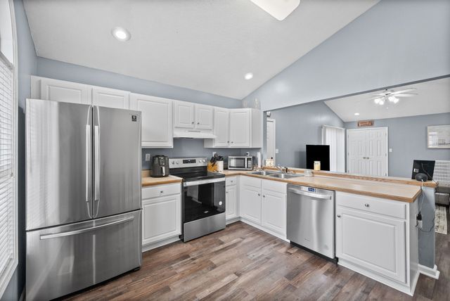 261 W 37th St, Hopkinsville, KY 42240