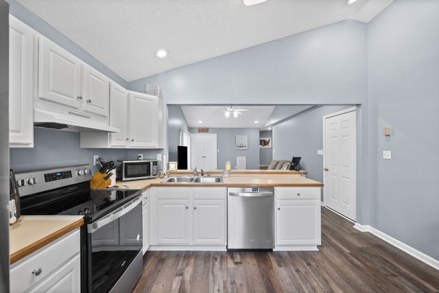 261 W 37th St, Hopkinsville, KY 42240