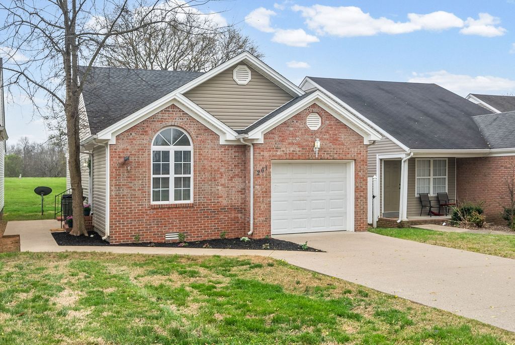 261 W 37th St, Hopkinsville, KY 42240