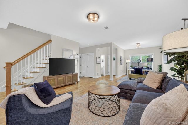 107 Debra Lane, New Windsor, NY 12553