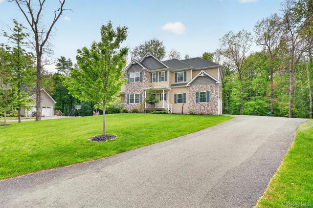 107 Debra Lane, New Windsor, NY 12553