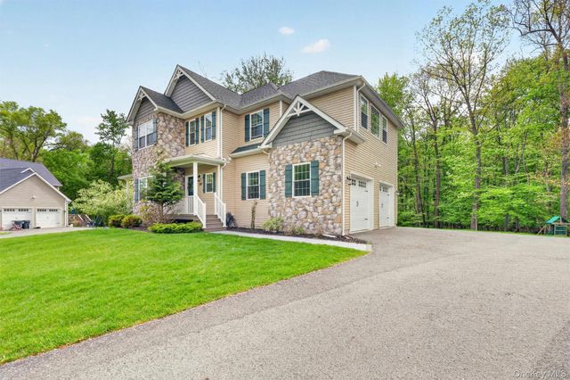 107 Debra Lane, New Windsor, NY 12553