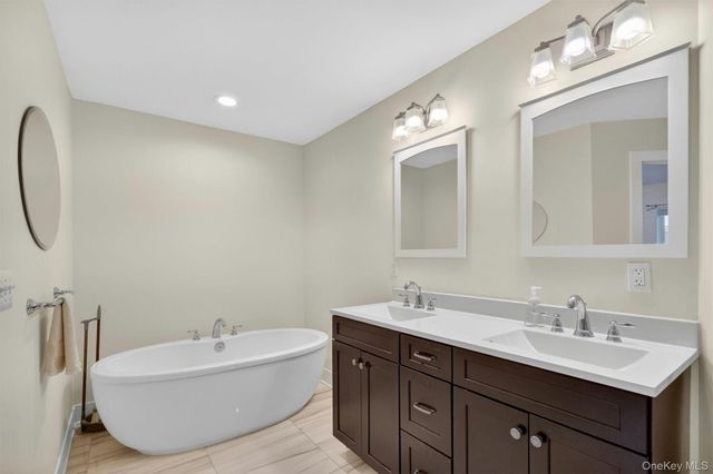 107 Debra Lane, New Windsor, NY 12553