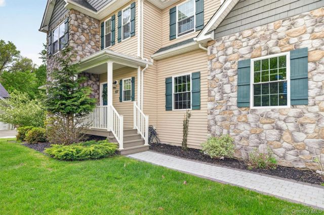 107 Debra Lane, New Windsor, NY 12553