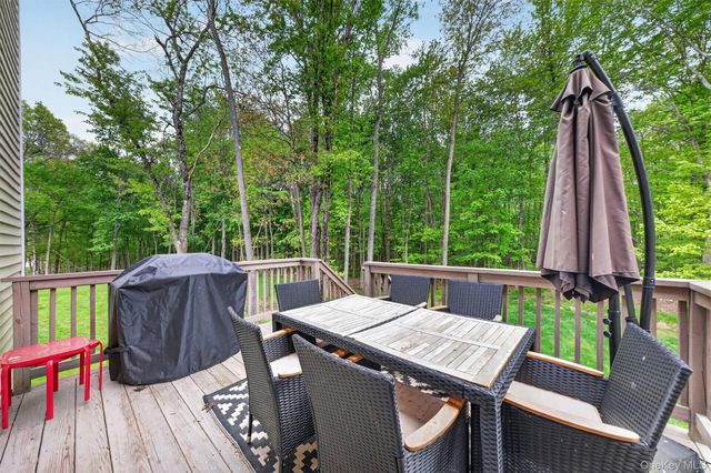 107 Debra Lane, New Windsor, NY 12553
