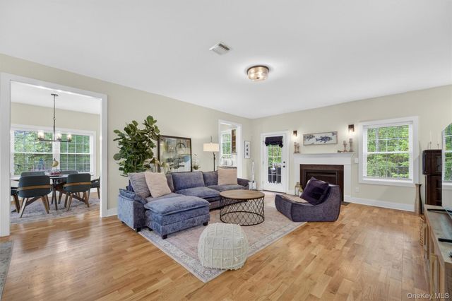 107 Debra Lane, New Windsor, NY 12553