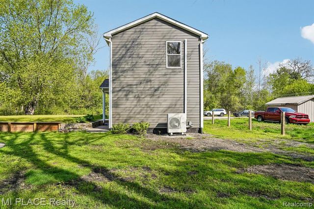 9755 Portage Trail, White Lake, MI 48386