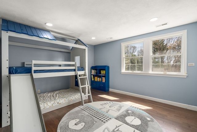 11 Scotch Pine Cir, Wellesley, MA 02481