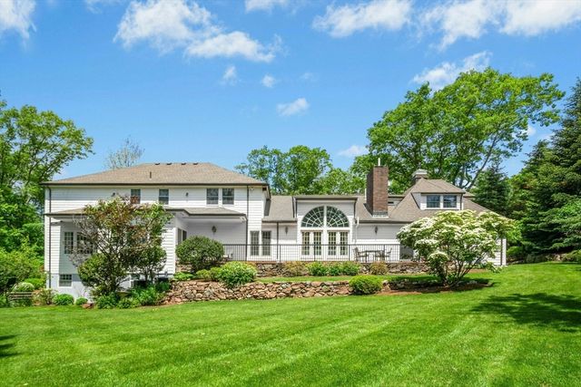 11 Scotch Pine Cir, Wellesley, MA 02481