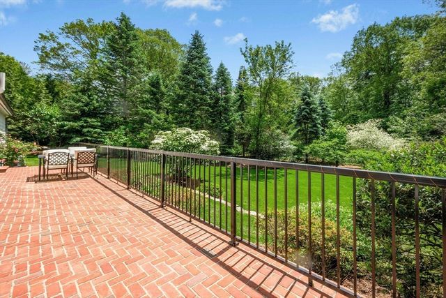 11 Scotch Pine Cir, Wellesley, MA 02481