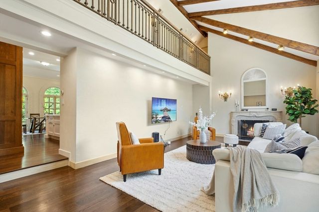 11 Scotch Pine Cir, Wellesley, MA 02481